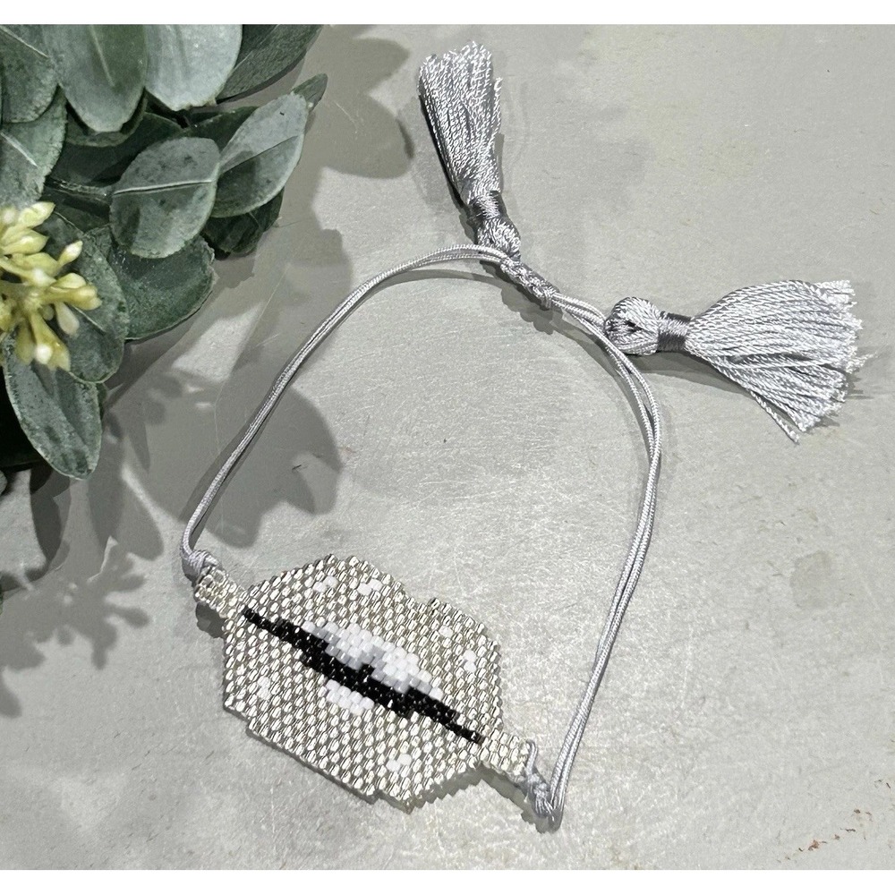 Seed Bead Lips -‎ Mouth - Adjustable Tie & Tassel Bracelet NEW Silver